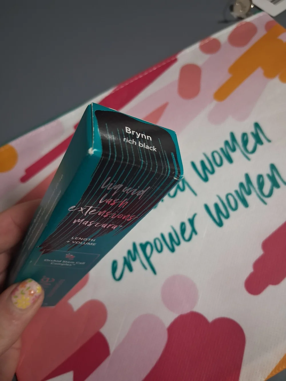 Thrive Causemetics Makeup Set with Cosmetic Bag